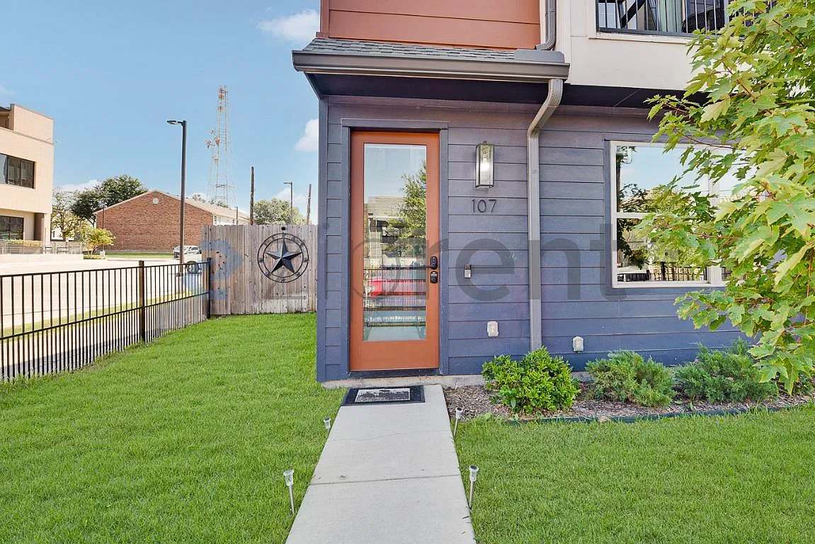 3 bed, 1751 sqft, $3,600 — Photo 1