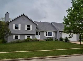 6809 W Brunn Dr, Franklin, WI 53132