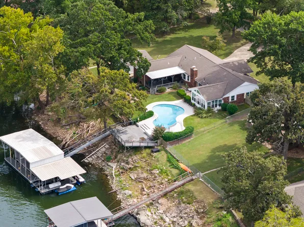 61870 E 262nd Loop N, Grove, OK 74344