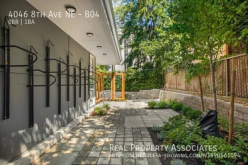 4046 8th Ave NE #B04 Photo 1 4046 8th Ave NE #B04 Photo 1