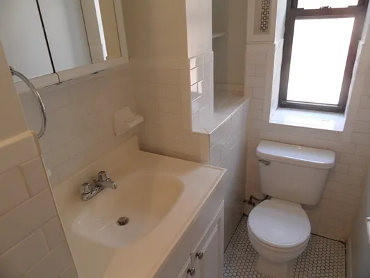 Rented by City Connections Realty | media 12