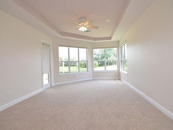 2nd image of 3231 Regal Crest Dr