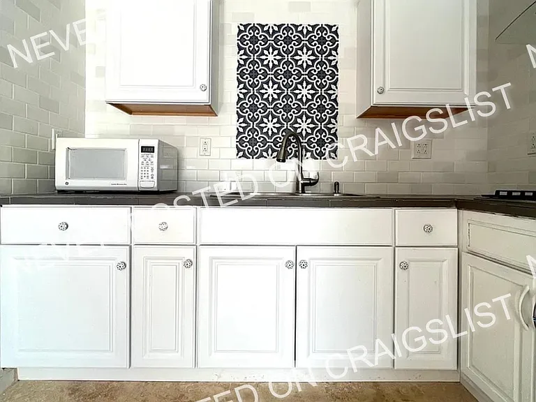 20441 Moberly Pl — Photo 2