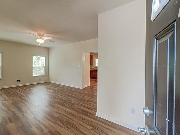 4th image of 214 W Ashley Ave #2