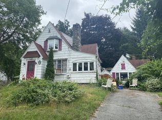 902 East St, Ludlow, MA 01056