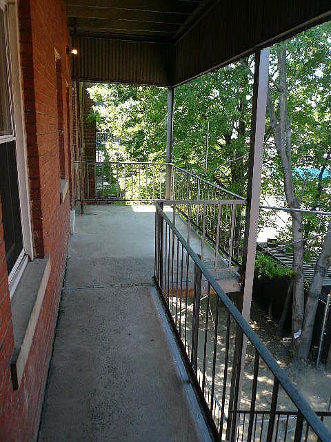 Building Photo 3