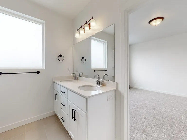 546 S 1040 W — Photo 18