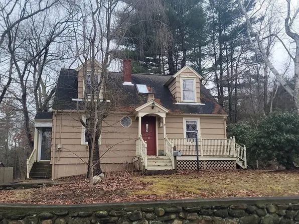 36 Wallace Rd, Sturbridge, MA 01566