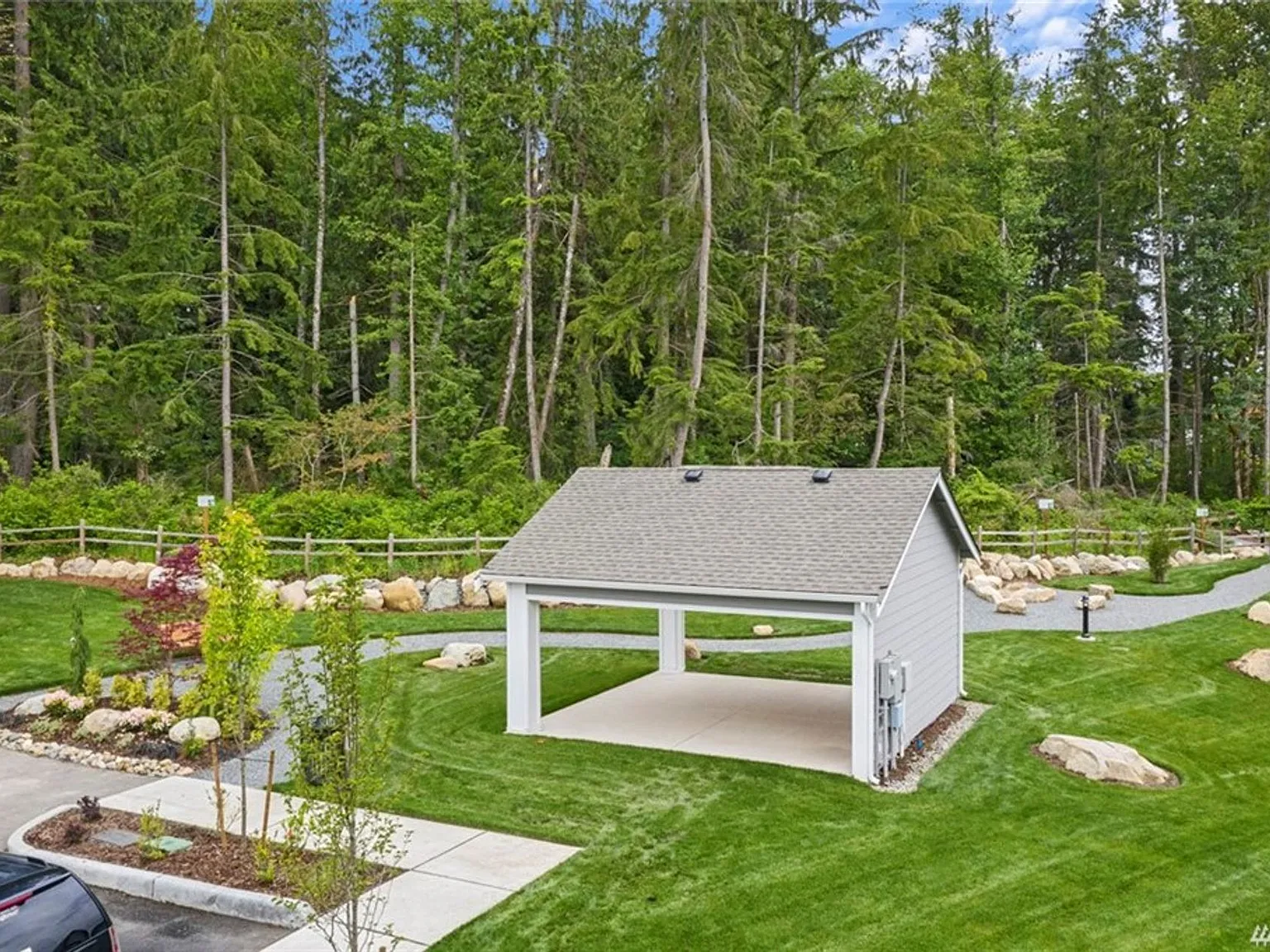 4 Bedroom townhome on greenbelt | 2 Car Garage and Driveway — Photo 3