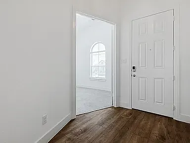 4 bed, 2279 sqft, $2,600 — Photo 3