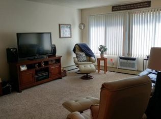 1652 9th St #1, Saint Paul, MN 55110