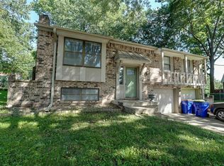 604 NW Canterbury Rd, Blue Springs, MO 64015