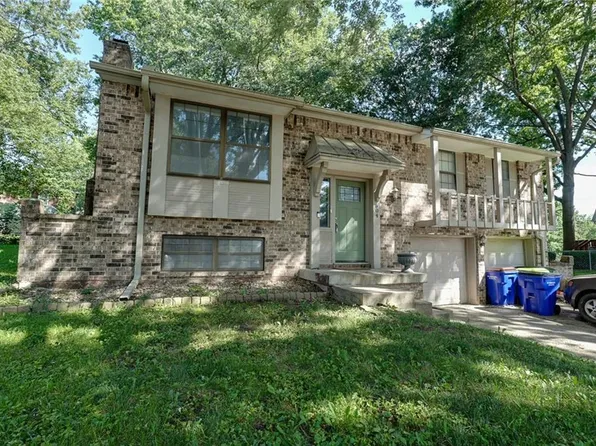 604 NW Canterbury Rd, Blue Springs, MO 64015