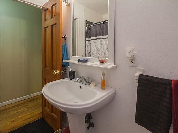 4th image of 3818 E Miller Ave