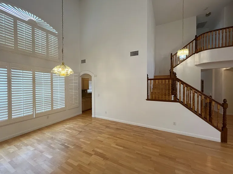 7959 Nookfield Dr — Photo 4