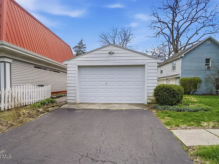 409 W Wooster St — Photo 13