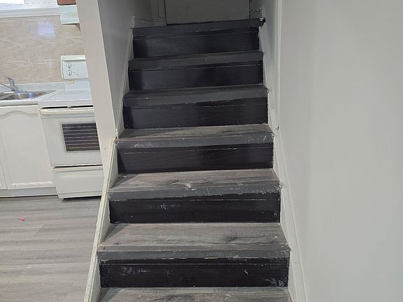 2nd image of 8 York St #Basement