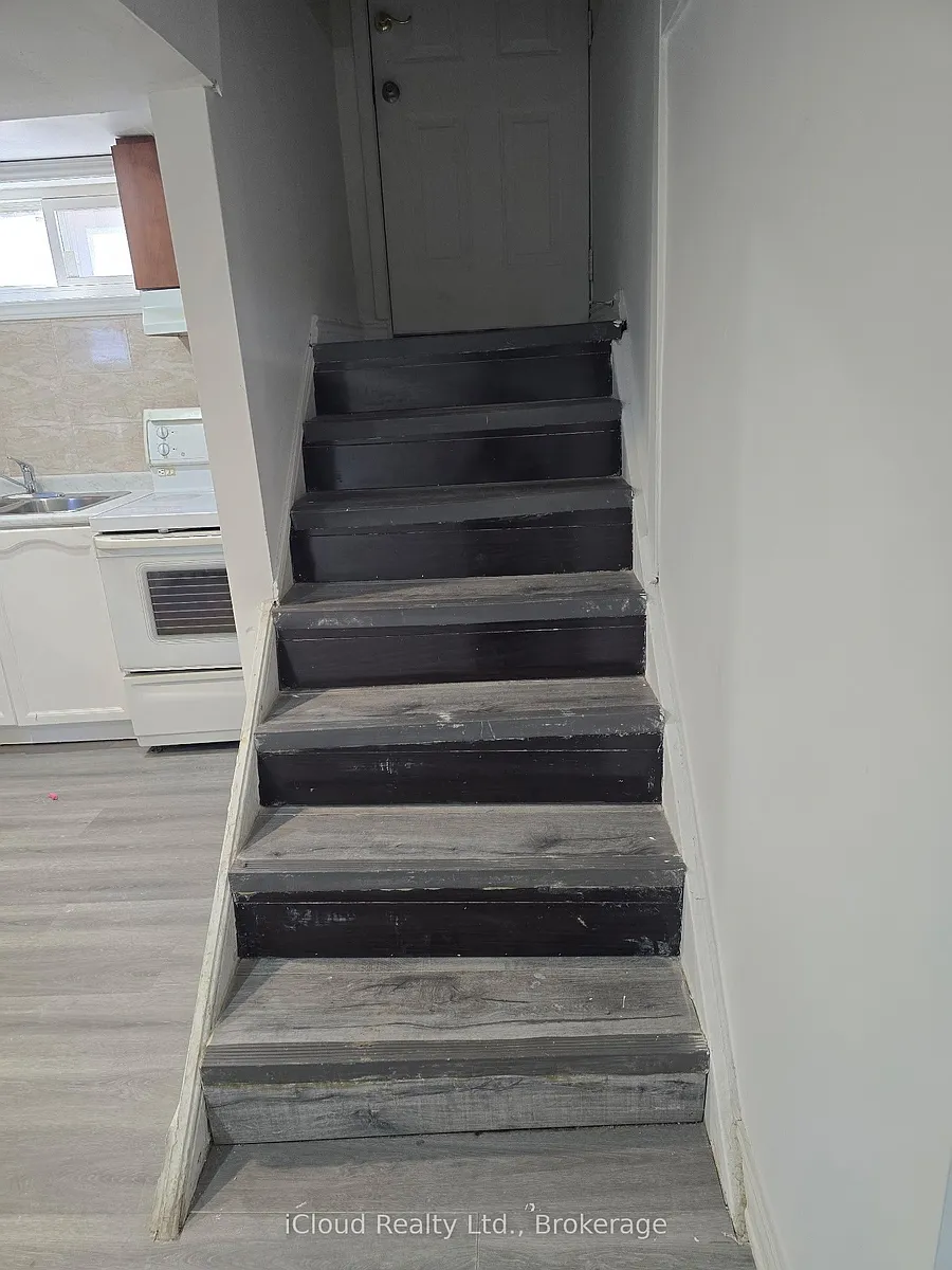 Building Photo - 8 York St #BASEMENT