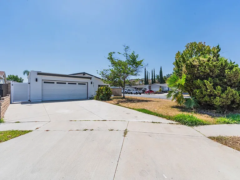 4141 E Addington Cir — Photo 16