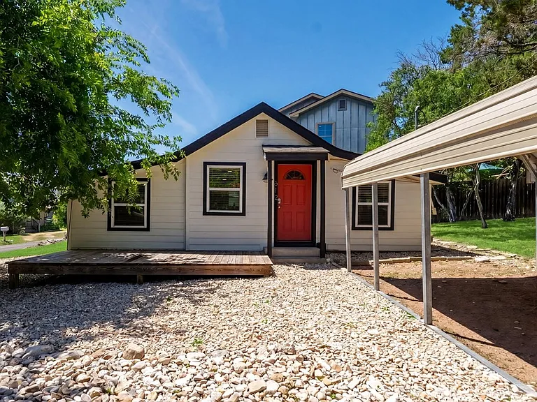 612 Tanglewood Ln — Photo 3