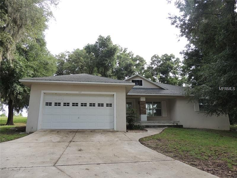 1st image of 127 Hidden Oaks Dr