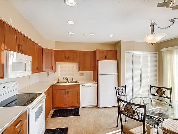 4th image of 1294 Hollowbrook Dr