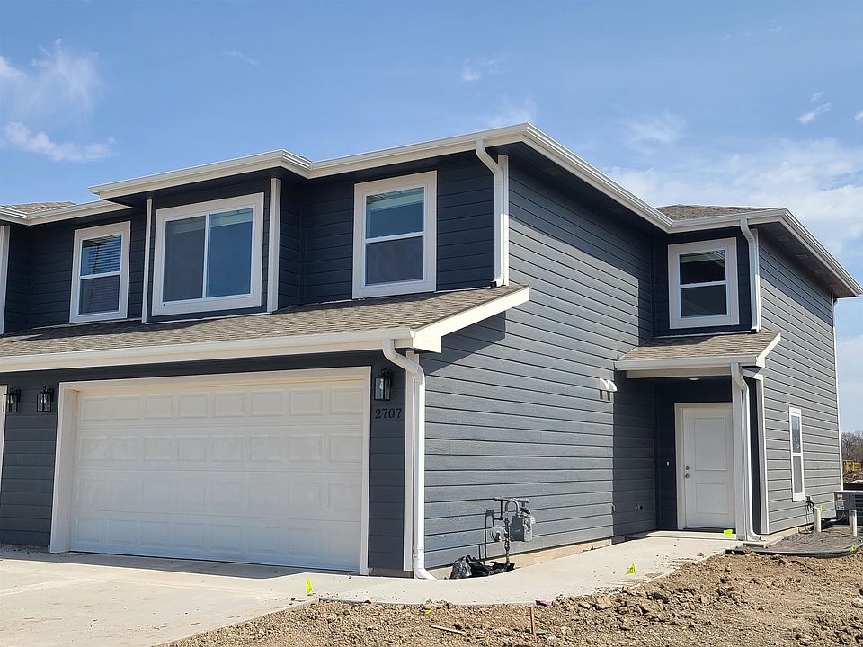 1st image of 2707 Amelia Ln