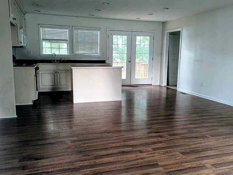 157 Lakeview Dr S — Photo 11