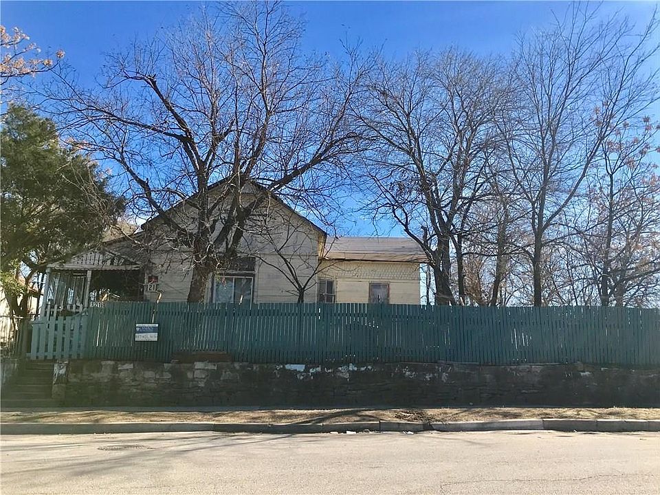 1st image of 1218 E Peach St