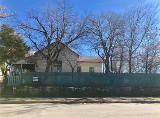 1218 E Peach St, Fort Worth, TX 76102