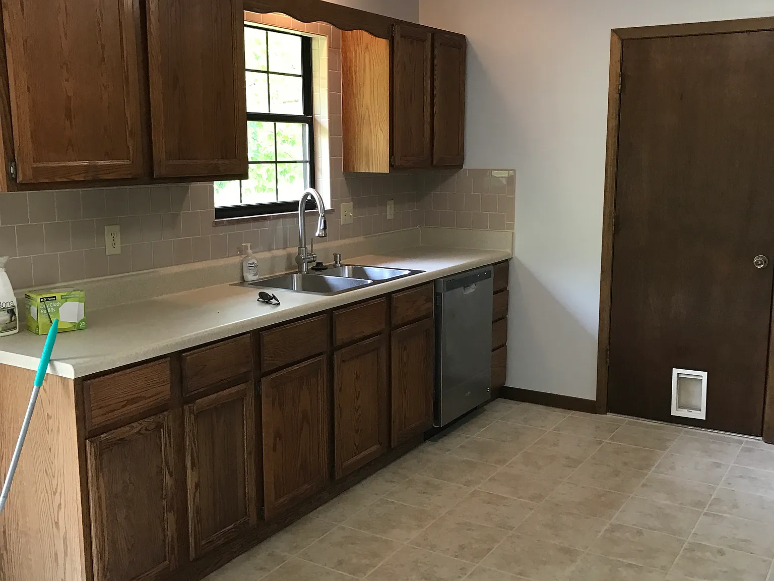 3 bed, 1100 sqft, $1,800 — Photo 3