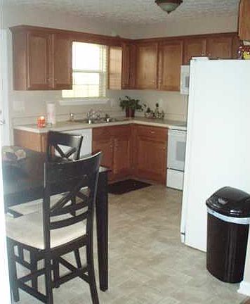 5th image of 214 Wooded Oak Ct