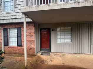 3830D W Country Club Rd, Winston Salem, NC 27104