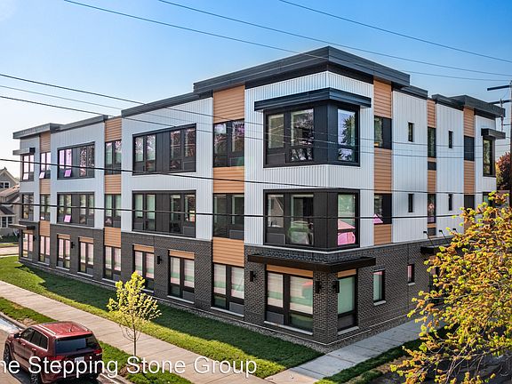2nd image of 4200 S 32nd St #305