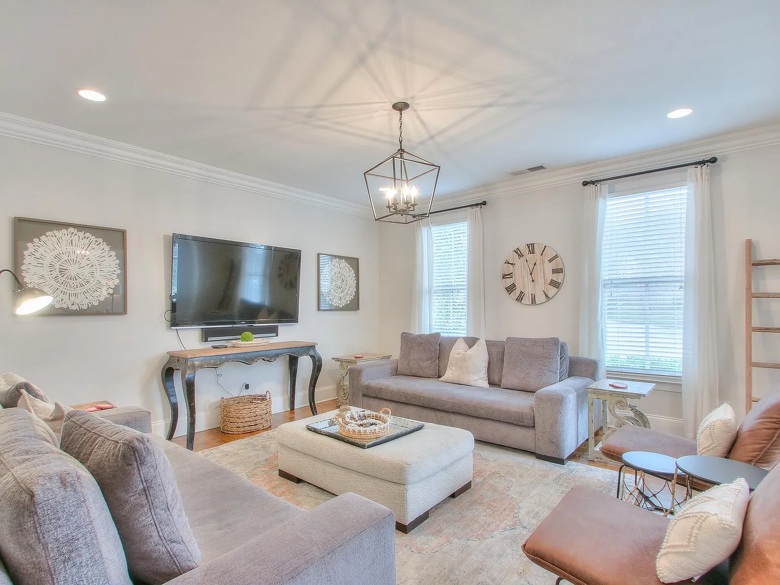 4 bed, 3500 sqft, $8,500 — Photo 3