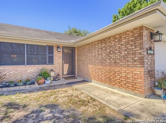 3rd image of 4723 Fm 775