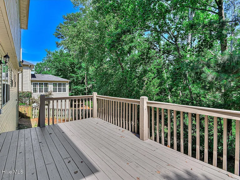 4688 Perry Mill Cir — Photo 37