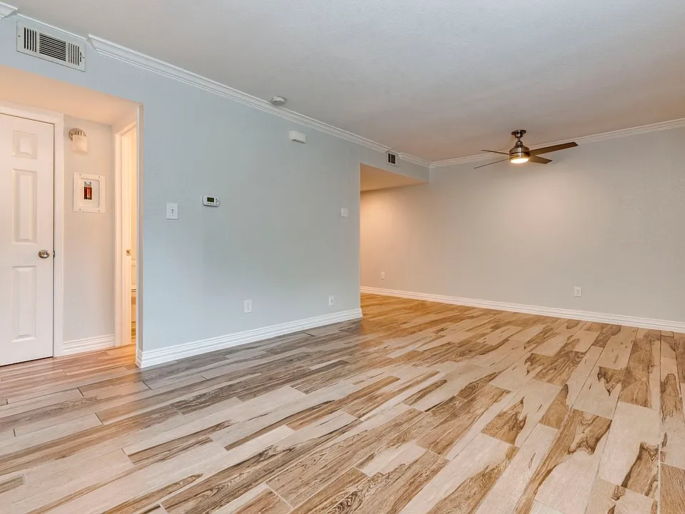 2124 Burton Dr #150