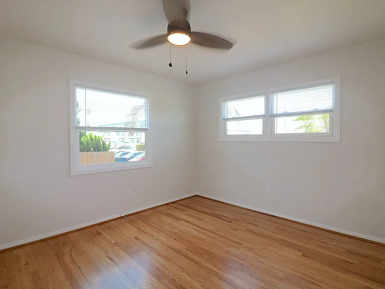4653-59 Kansas St — Photo 11