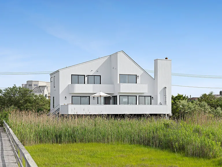 88 Dune Rd — Photo 19