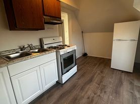 1034 Chelton Ave, 3rd Floor