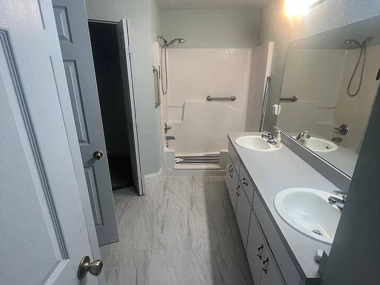13650 SE 51st Ave — Photo 7