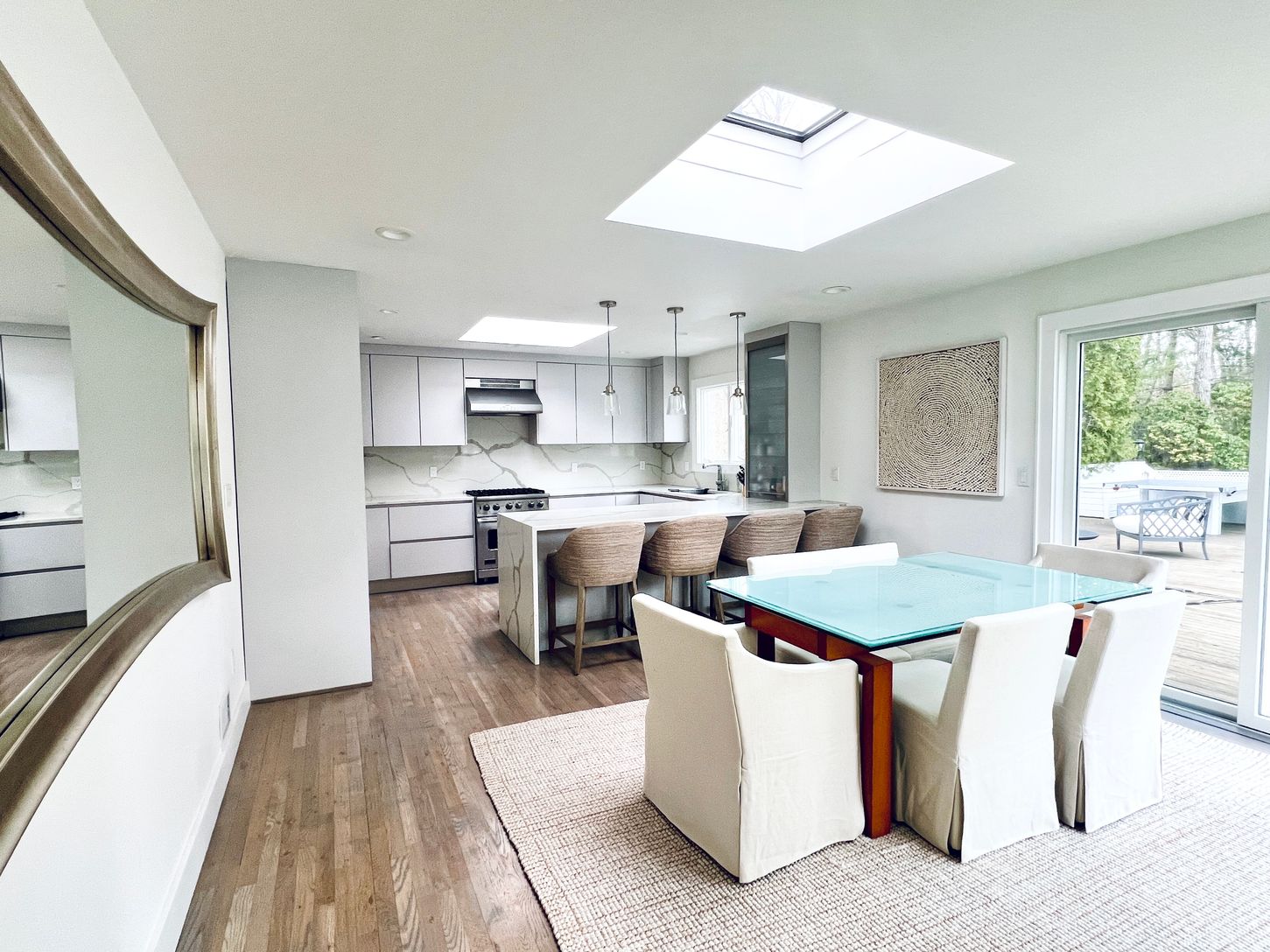  Kitchen and Dining