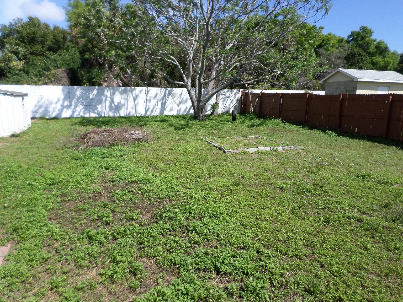 2 bed, 1.0 bath, 806 sqft, $1,300 — Photo 4