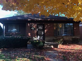 23750 Wildwood Ave, Oak Park, MI