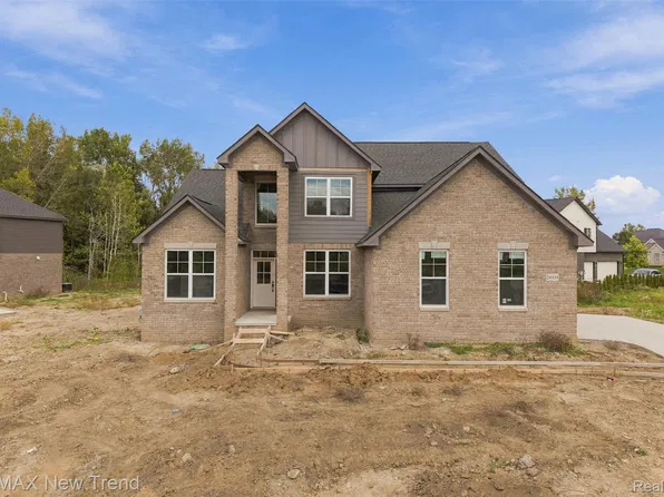 24454 Pembrooke Dr, South Lyon, MI 48178