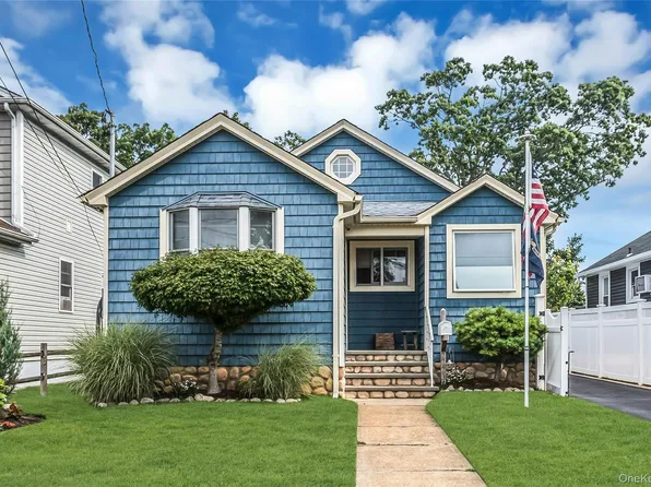 2723 Clarendon Avenue, Bellmore, NY 11710