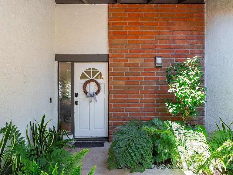 Lush foliage in the inviting courtyard.