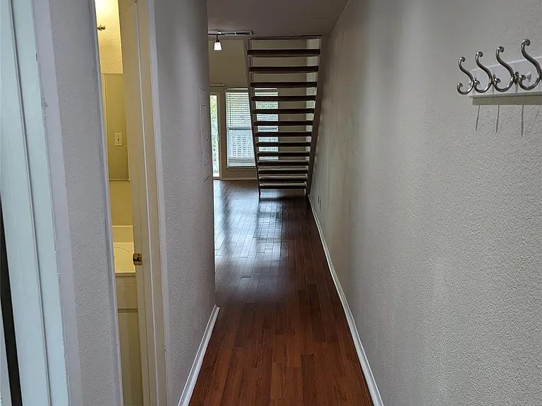 1818 S Lakeshore Blvd #36 — Photo 3
