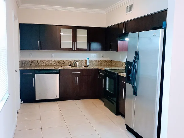2536 Van Buren St — Photo 2